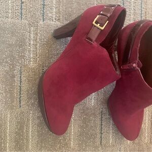 East 5th Faux Suede Maroon Ankle Bootie BUCKLE Zipper Patent High Heel Size 10